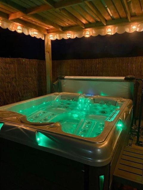 Gite Du Vieux Saule 1 Gite Avec Spa Privatif Pour 2 Personnes 1 Suite Familiale Sans Spa Vieil-Hesdin Esterno foto